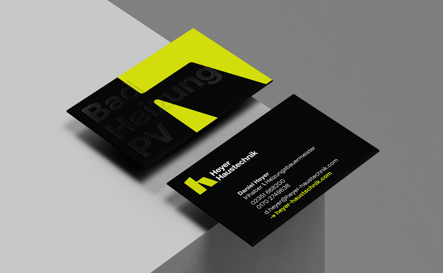 A87 Design Büro, Lüdenscheid, Werbeagentur, Grafik, Kommunikation, Corporate Design, Branding, Markendesign,, Kampagne, Plakat, Webdesign, Sauerland, Fotoshooting, Heyer Haustechnik, Gas Wasser Installation, PV-Anlage, Heizung, Sanitär Logo, NRW, Nordrhein-Westfalen